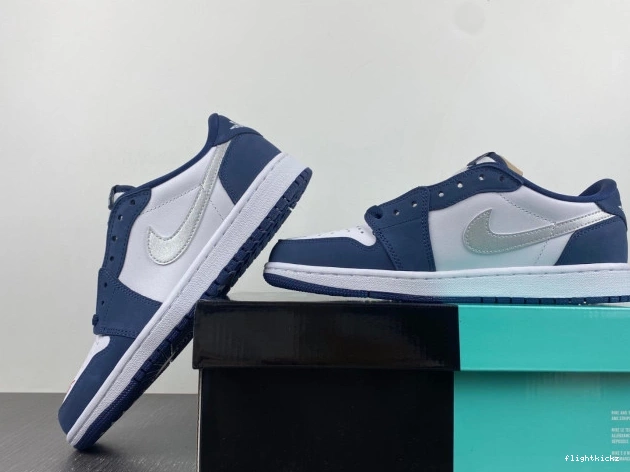 Navy Jordan Low Midnight CJ7891-400 1 SB 1106